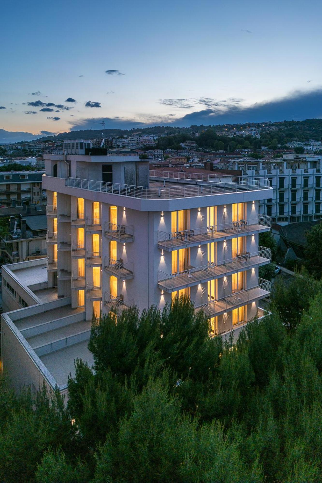 Hotel Velia Grottammare Exterior foto