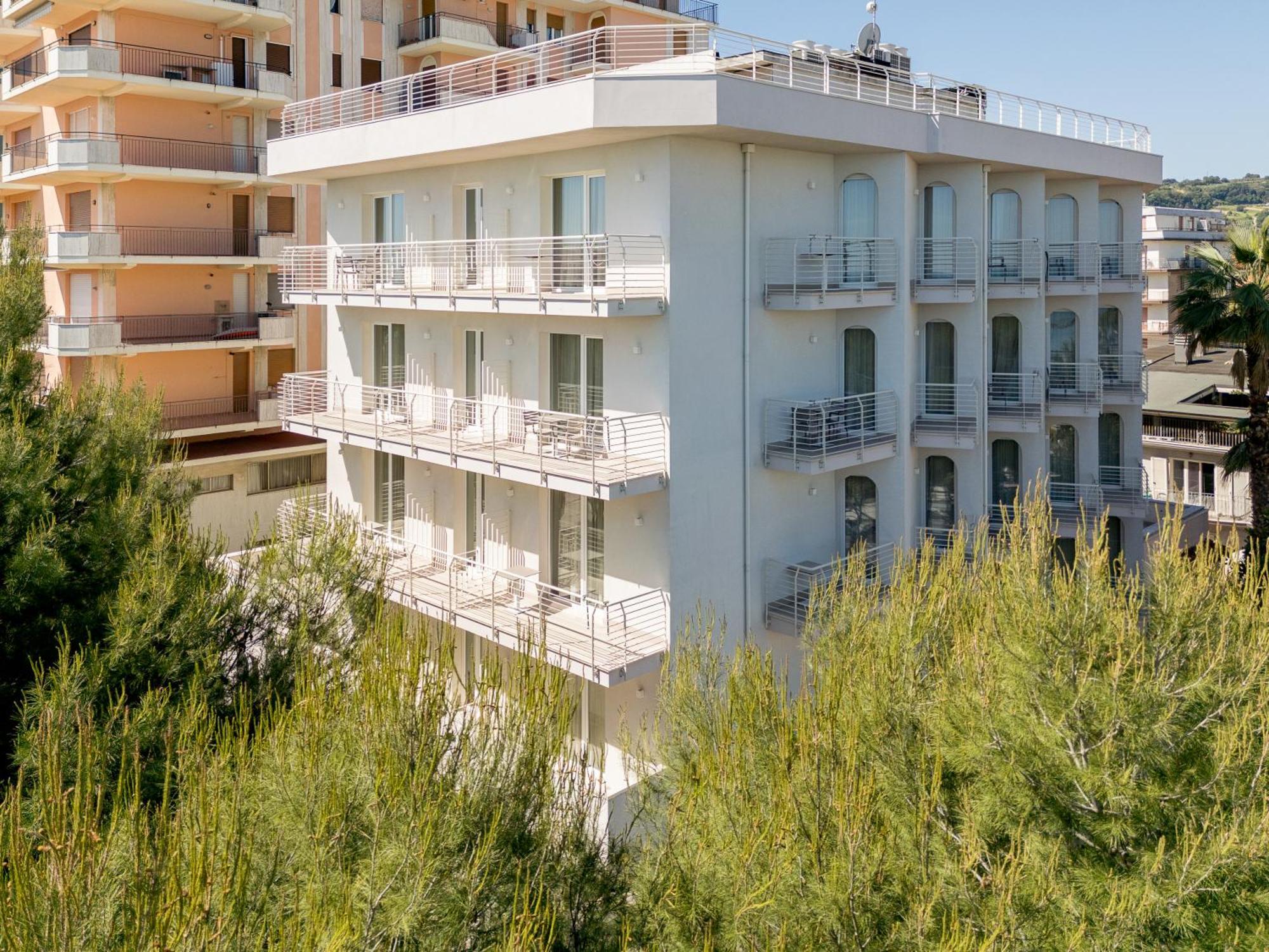 Hotel Velia Grottammare Exterior foto