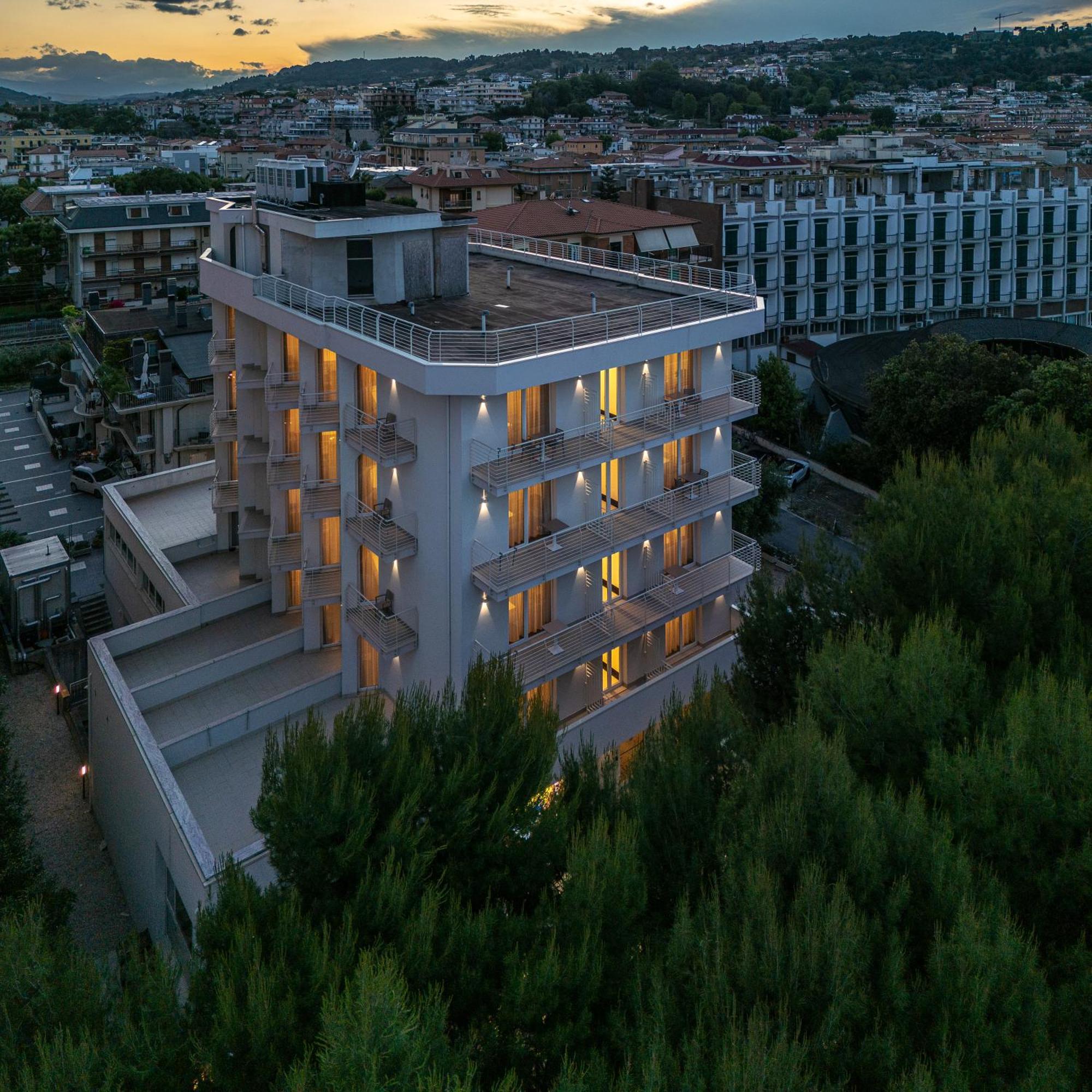 Hotel Velia Grottammare Exterior foto
